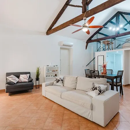 Σπίτι διακοπών Loft In Manno *